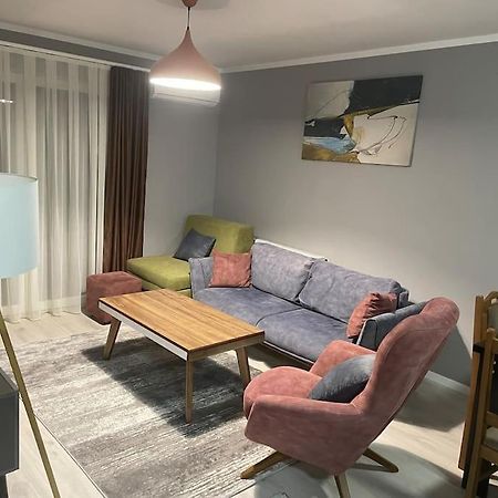 Sunny Prishtina Apartment Приштина Экстерьер фото