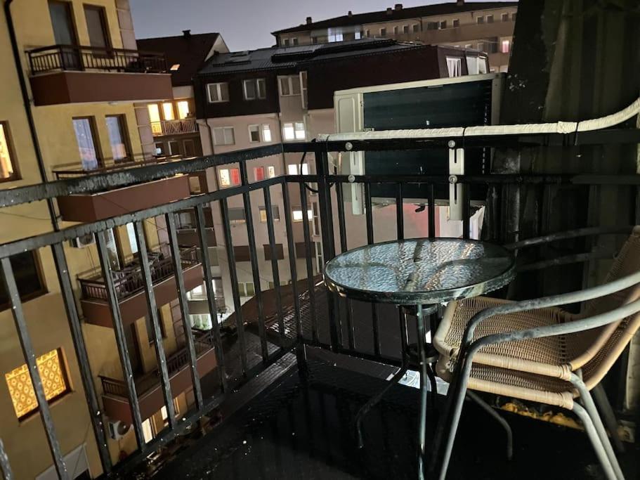 Sunny Prishtina Apartment Приштина Экстерьер фото