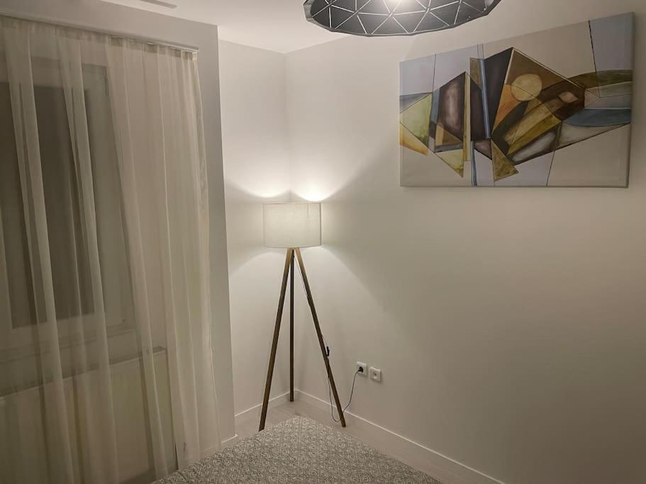 Sunny Prishtina Apartment Приштина Экстерьер фото